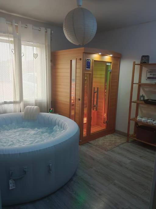 Villa Familiale Avec Spa Et Sauna Saint-Antonin-de-Sommaire エクステリア 写真